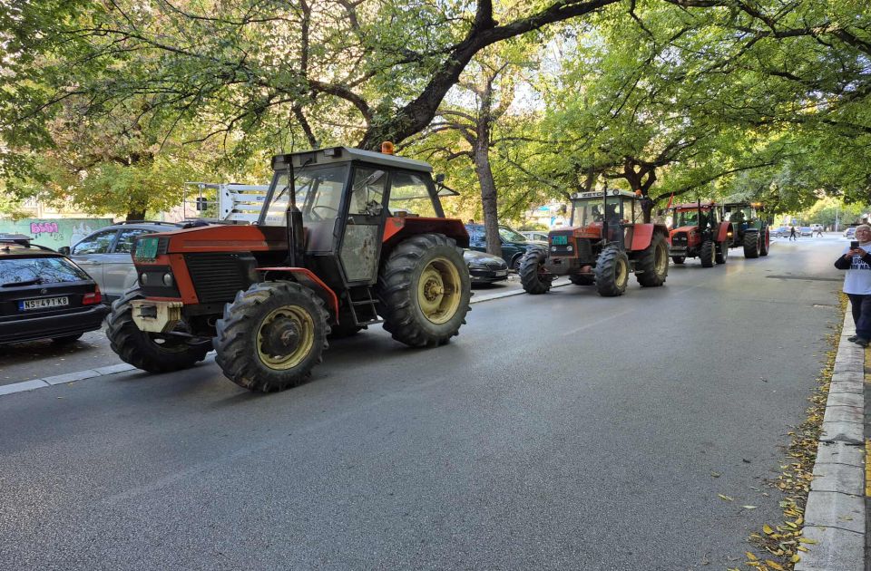 VIDEO Drugi dan protesta poljoprivrednika: Traktori ispred suda, maturanti dolaze kasnije