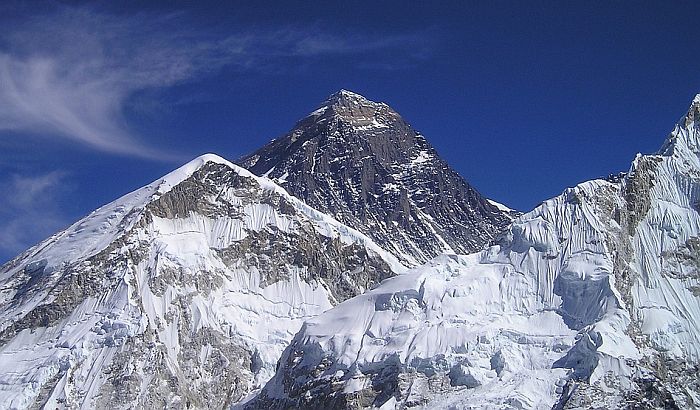 Virus korona zatvorio i Mont Everest
