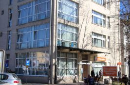 Deo plafona pao u školi u Kovilju, jedan učenik lakše povređen