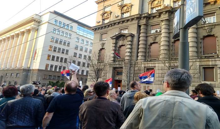 Opozicija obećavala smenu Vučića do Uskrsa, ipak veruju da će do promene doći