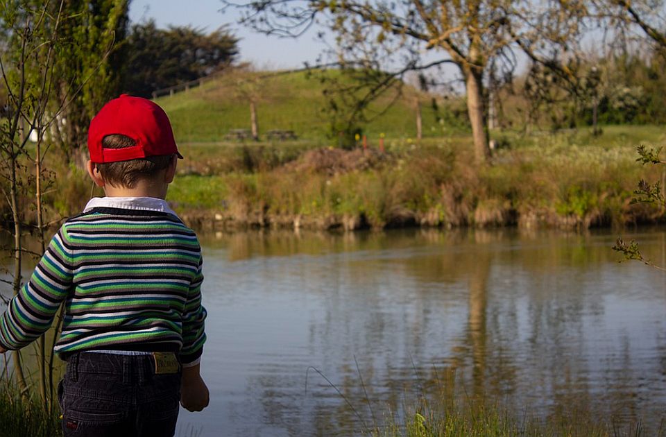 Studija: Deca koja rastu uz more, reku ili jezero biće mentalno zdravija kad odrastu
