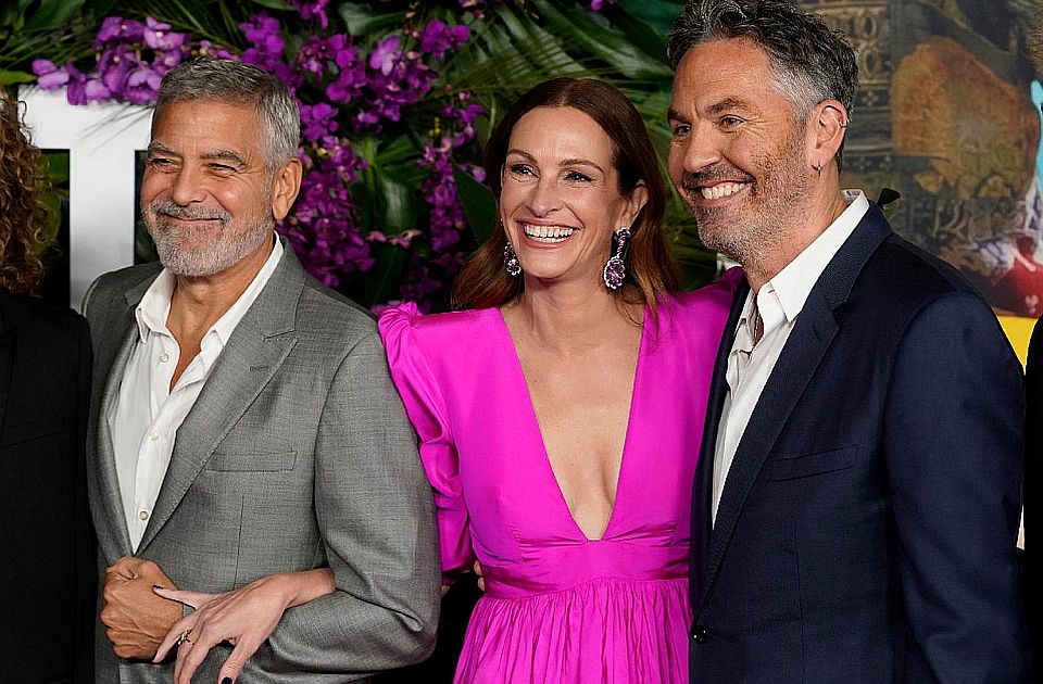 FOTO: Džordž Kluni i Džulija Roberts premijerno u filmu "Ticket To Paradise"