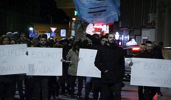 Sutra protest "U bojkot za Novi Sad"