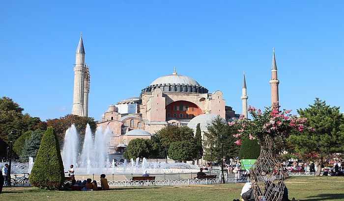 Grčka kritikovala nameru Erdogana da preimenuje crkvu Svete Sofije u džamiju