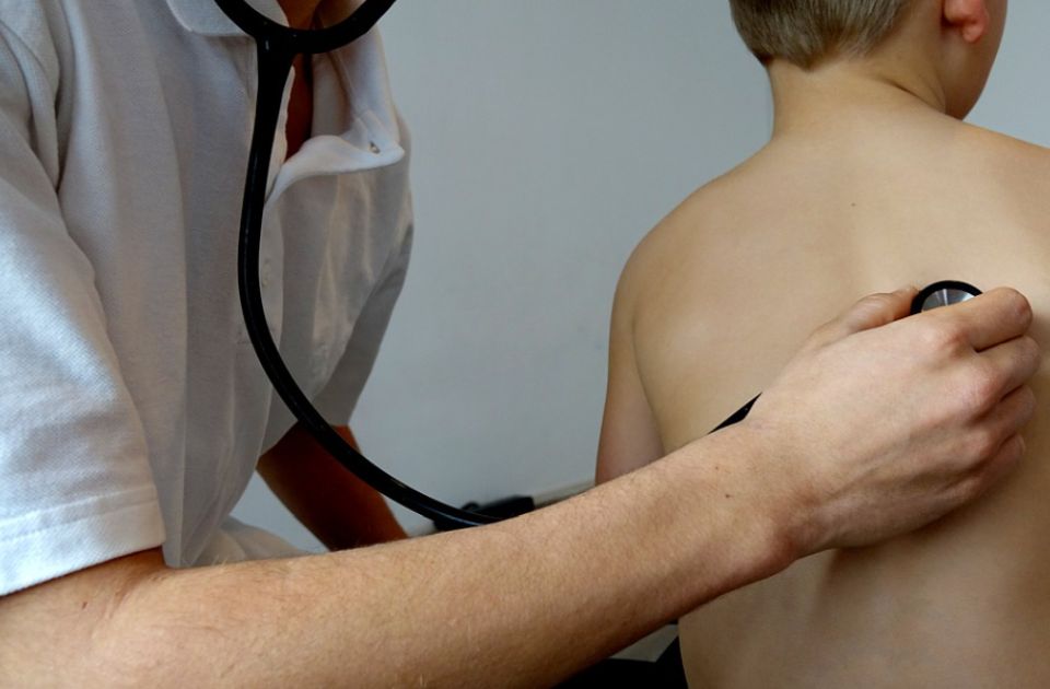 Dom zdravlja "Novi Sad" objavio uputstvo za slučaj da se dete zarazi kovidom