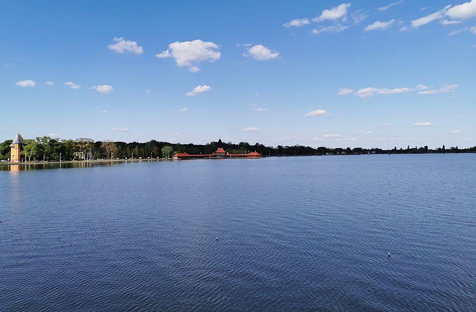 Palić čeka nove mere zaštite, dok u zaštićenoj celini nestaju stari objekti