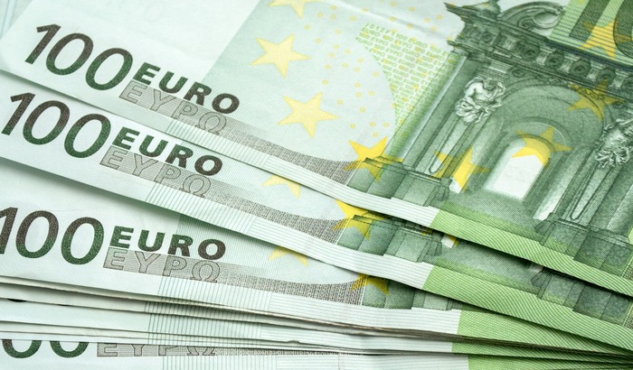 Svako ko do datuma isplate napuni 18 godina dobiće 100 evra