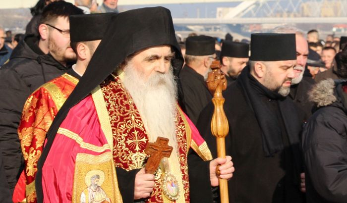 Vladika Irinej apeluje da se dozvoli vernicima da dođu na liturgiju za Vaskrs