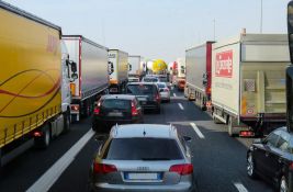 AMSS: Na Batrovcima automobili čekaju 30 minuta da izađu iz Srbije, kamioni sat vremena