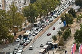 Velike gužve na Mostu slobode zbog radova