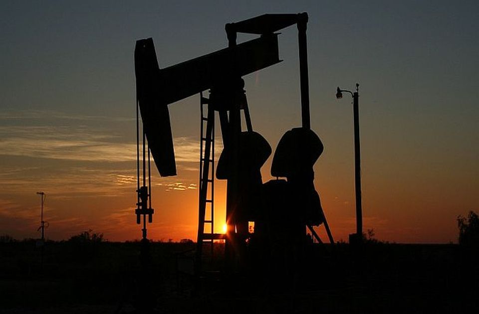 Zašto je nafta rekordno jeftina?