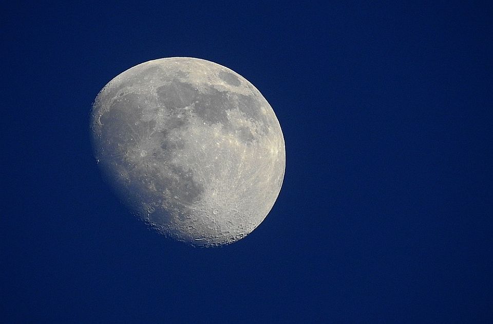 Na današnji dan: Snimljena prva fotografija Meseca, Milošević i Tuđman potpisali "Vensov plan"