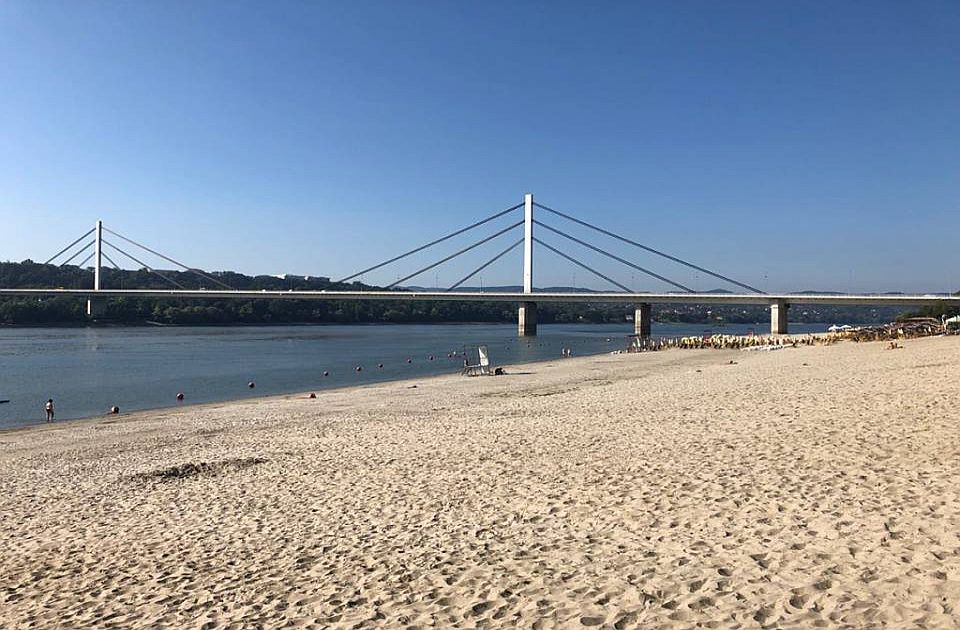 FOTO: Zbunjujuće uputstvo na Štrandu - "Ako vas uhvati vir, zaplivajte u pravcu tangente"