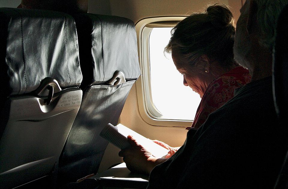 Stjuardesa upozorava: Nikada nemojte koristiti ovaj deo sedišta u avionu