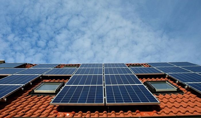 Struja iz solarnih panela jeftina u celom svetu, osim u Srbiji