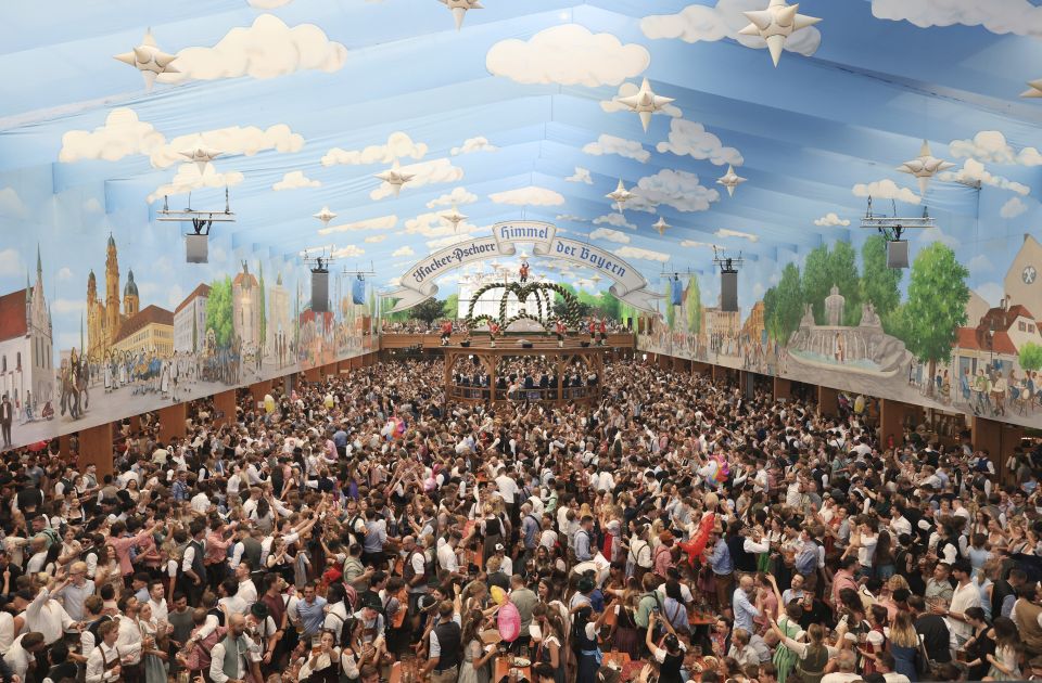 Oktoberfest privremeno zatvoren zbog prevelike gužve: Neki posetioci zamoljeni da odu