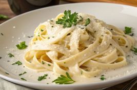 VIDEO: Omiljena italijanska pasta od samo nekoliko sastojaka - Fettuccine Alfredo