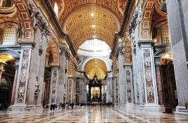 Vatikan uz pomoć AI uvodi prevod liturgija na 60 jezika u Bazilici Svetog Petra