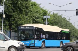 Vozači GSP-a spasili dva muškarca koji su pokušali da skoče sa Mosta slobode