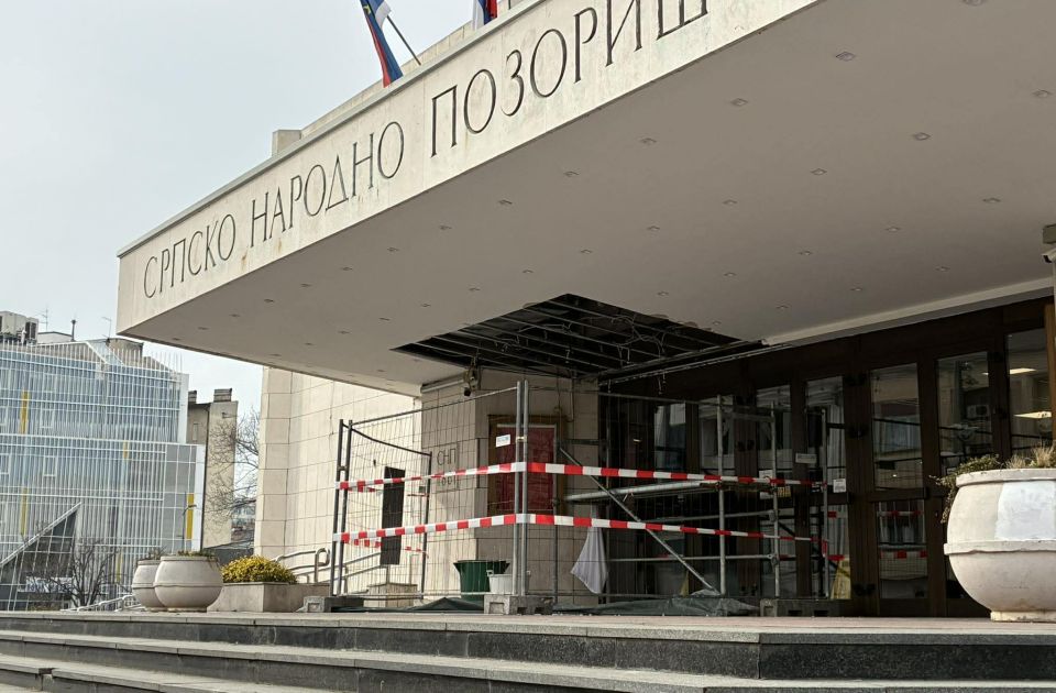 U toku radovi kod ulaza u SNP, nije bilo obrušavanja dela nadstrešnice