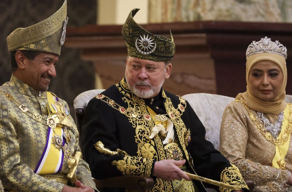 Krunisan novi kralj Malezije: Sultan-milijarder poznat po svom Harli Dejvidsonu i deljenju poklona