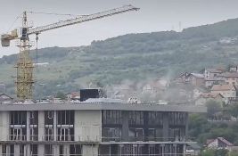 Požar na krovu stambenog kompleksa u izgradnji u Sarajevu