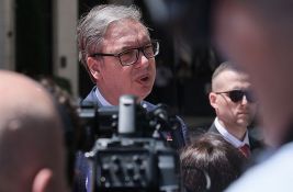 Da li je moguće da Vučić nije znao ništa o čarter letu za Tivat? Otvorena brojna pitanja