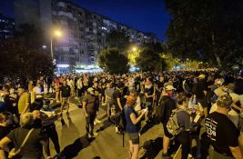 UŽIVO: Novi protest nakon haosa u Novom Sadu - demonstranti ispred SNS-a