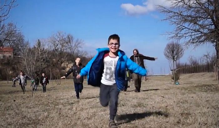 VIDEO: Kad mališani zapevaju Obojeni program