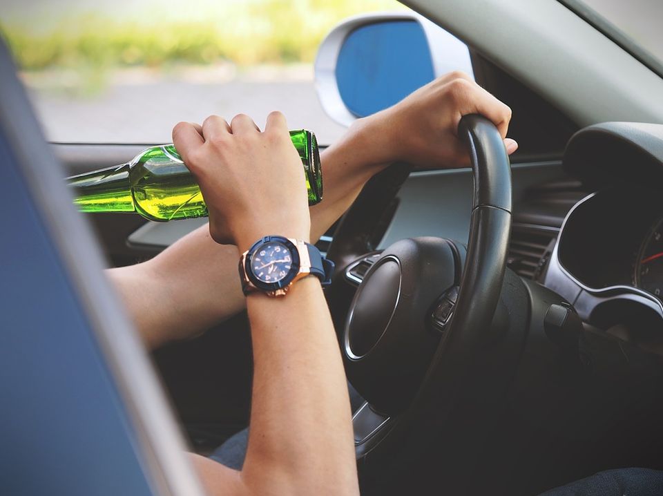 Ko najčešće ostaje bez vozačke: Muškarac star oko 40 godina, srednje stručne spreme, koji vozi pijan
