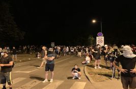 VIDEO Protesti širom Srbije: Večeras okupljanje u Inđiji, Beogradu Nišu, Leskovcu, Kruševcu ...