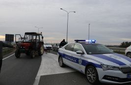 Poljoprivrednik povređen na blokadi puta