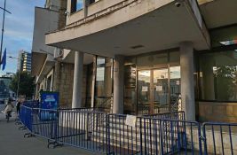FOTO Ograde ispred Skupštine Novog Sada pred dve sednice: Ovaj put bez protesta građana