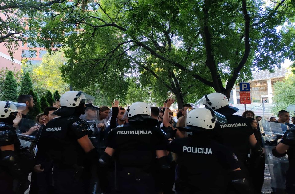 Akademski plenum o privođenju studenta PMF-a: Dačić da istraži postupanje policije