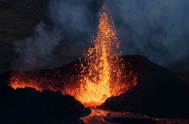 Počela erupcija najvišeg aktivnog vulkana Evroazije