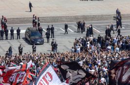 FOTO: Hiljade ljudi na državnoj sahrani Berluskonija, Italija podeljena oko odluke za dan žalosti