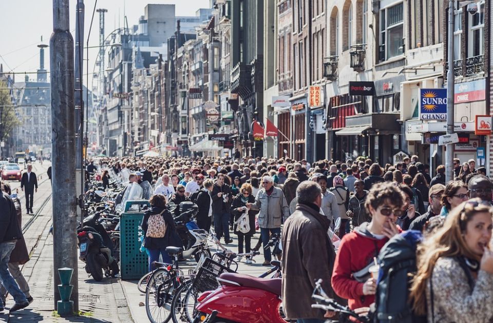 Amsterdam zbog masovnog turizma ograničava broj noćenja