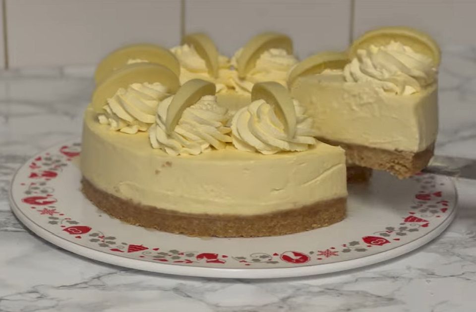 Kremasti kolač od bele čokolade i pomorandže - jednostavno citrusno osveženje