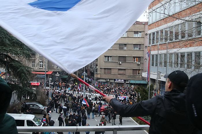VIDEO, FOTO U Beogradu održan protest zbog kovid mera: Okupili se i ugostitelji i antivakseri