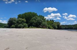 FOTO: Na pola sata od Novog Sada nalazi se prelepa plaža na kojoj nema gužve, možda zatreba i pasoš