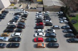 Parkiranje u Ulici Augusta Cesarca sada može da se plati i karticom