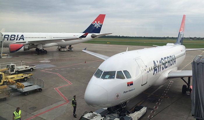 Avion Er Srbije vratio 110 građana iz Pariza, sami platili troškove