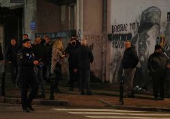 Ko je od opozicije osudio, a ko je prećutao privođenje zbog gađanja jajima murala Ratka Mladića?