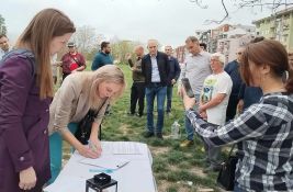 FOTO: Predstavnici stranaka i političkih pokreta potpisali 