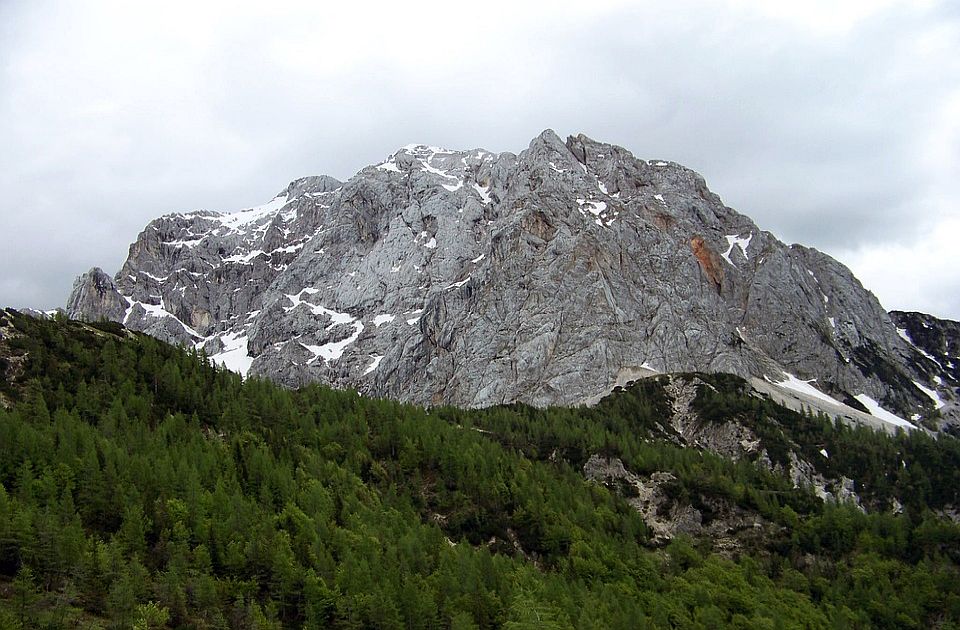Tela dvojice državljana Srbije pronađena na slovenačkim Alpima