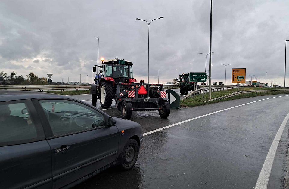 FOTO, VIDEO: Završena blokada auto-puta kod Novog Sada