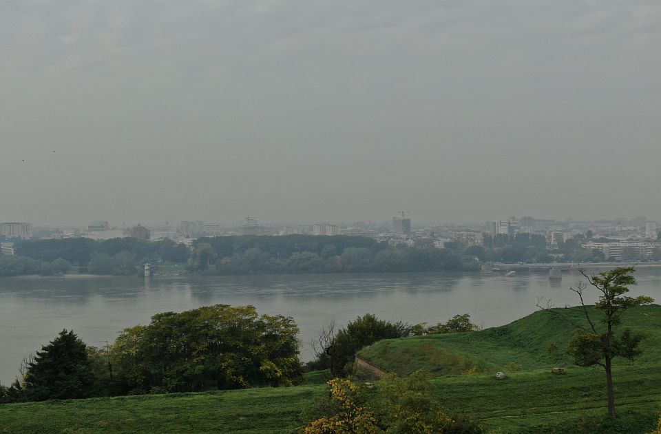 U Novom Sadu danas hladno, sa susnežicom i kišom