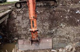 FOTO: Čiste se i uređuju kanali i potoci u novosadskim gradskim i prigradskim naseljima
