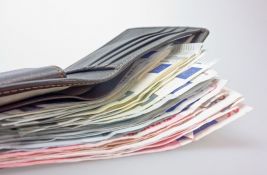 Prevarantkinja u Crnoj Gori sa falsifikovanom ličnom kartom iz banke podigla tuđih 1,3 miliona evra