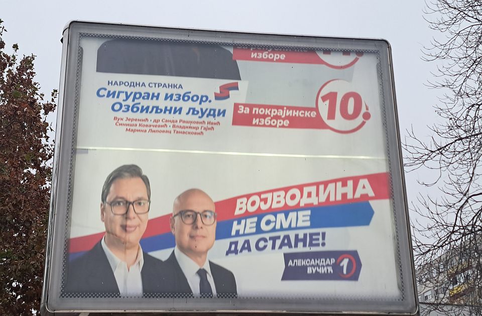 FOTO Novi Sad u predizbornim danima: "Opet ona lica znana, presvučeni kao glumci..."